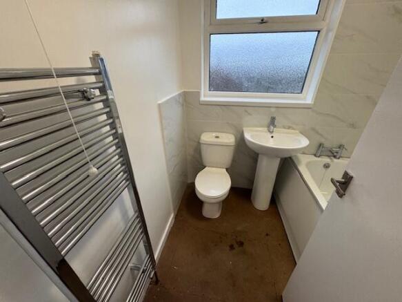 2 bed Semi-Detached to rent Image 8