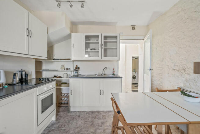 Kitchen-dining sp...