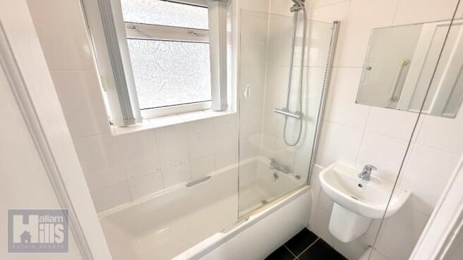 3 bed Semi-Detached to rent Image 11