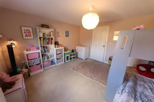 3 bed Semi-Detached for sale Image 10