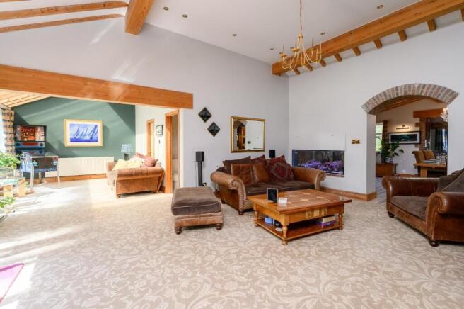 5 bed House for sale Image 5