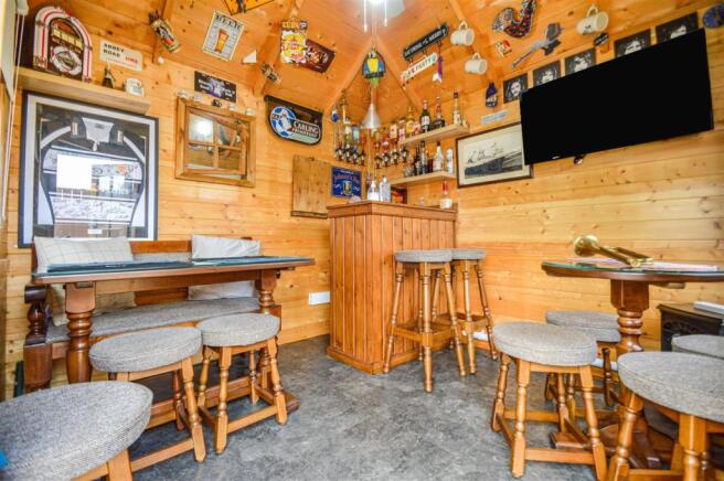Summerhouse/Bar