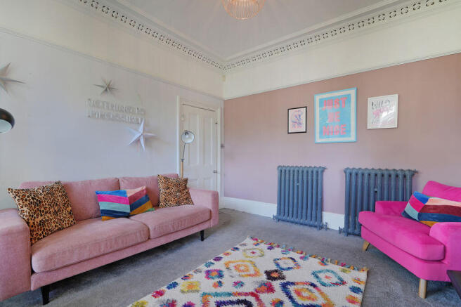5 bed Detached for sale Image 6
