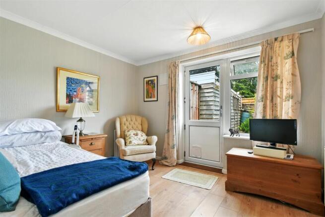 3 bed Semi-Detached Bungalow for sale Image 9