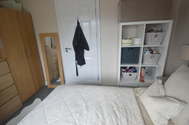 6 bed House to rent Image 7