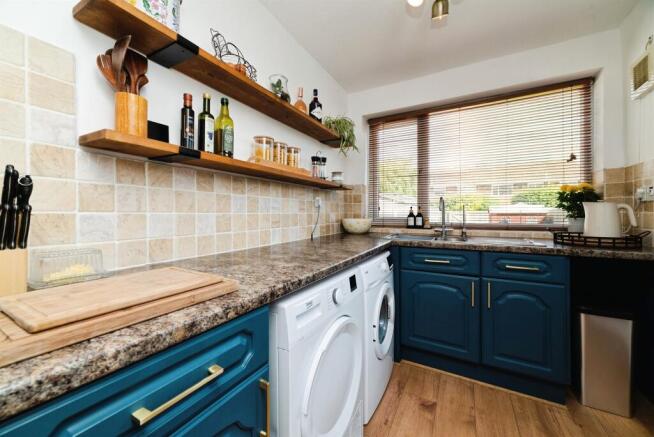 3 bed Terraced for sale Image 8
