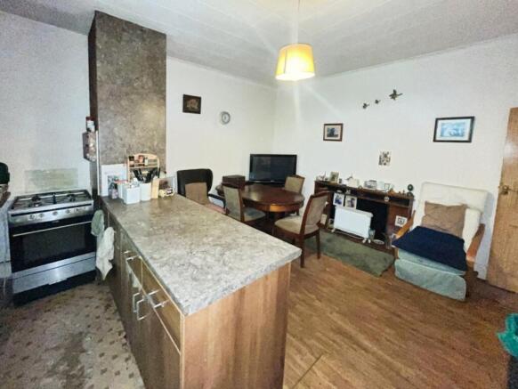 4 bed Terraced for sale Image 4