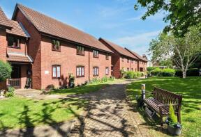 7, Churchill Court, Beaconsfield Road, Aylesbury HP21 7RG