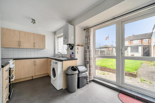 1430716-12-69b3f6...