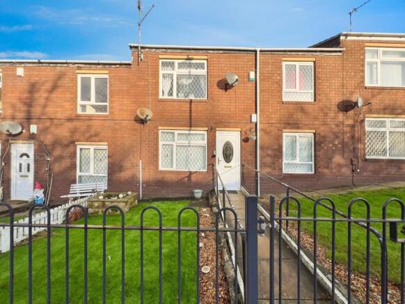 1-bed flat on Welham Walk, Bradford, BD3 0DL, £35,000
