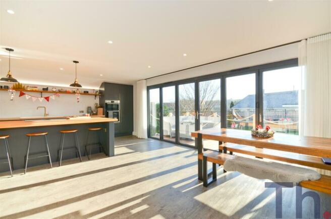 Bi-fold doors to the garden.JPG