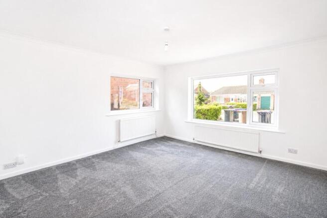 8 Sandra Crescent, Washingborough, Lincoln photo 4