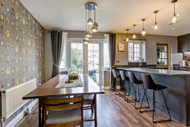 4 bed Link Detached House for sale Image 5