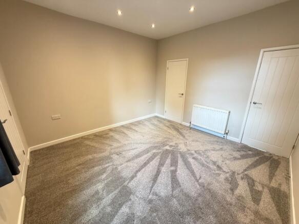 3 bed Terraced to rent Image 4