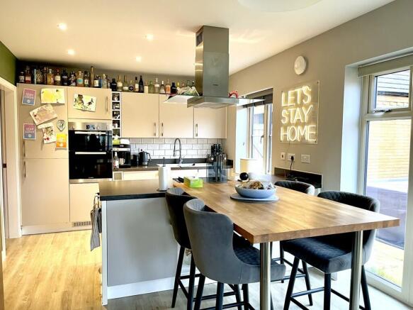 thumbnail_IMG-173...