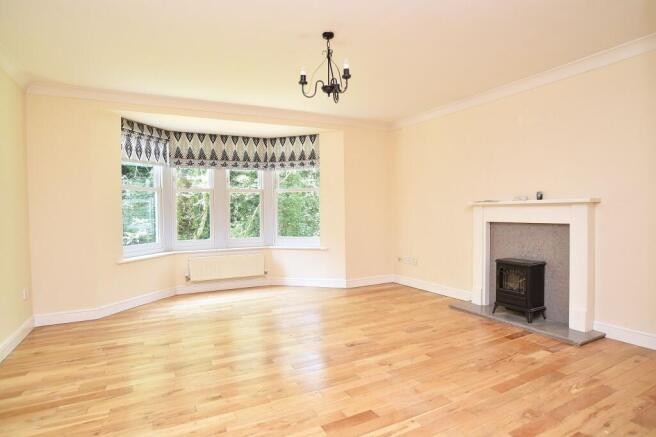 2 bed Flat for sale Image 4