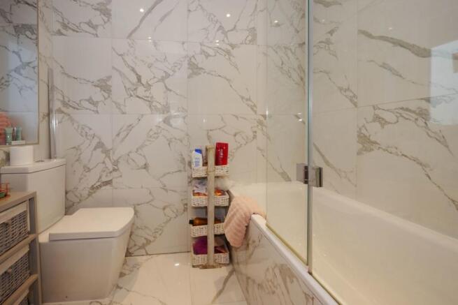 En-Suite Bathroom
