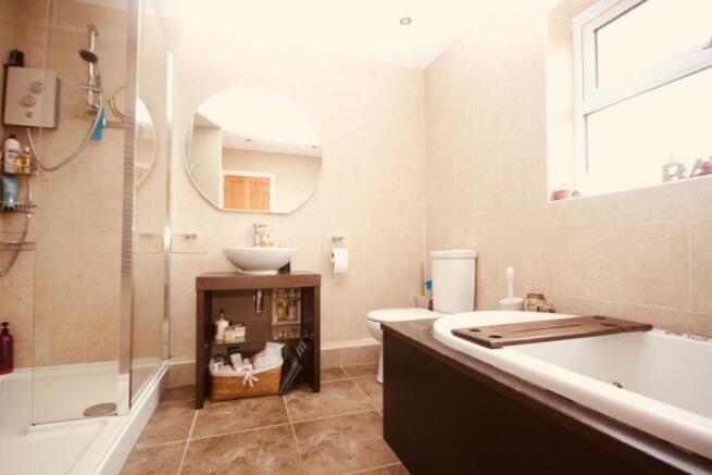 Luxurious Bathroom Suite