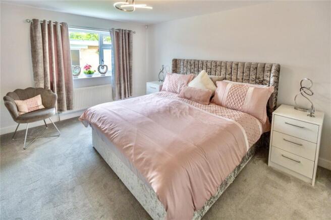3 bed Bungalow for sale Image 4