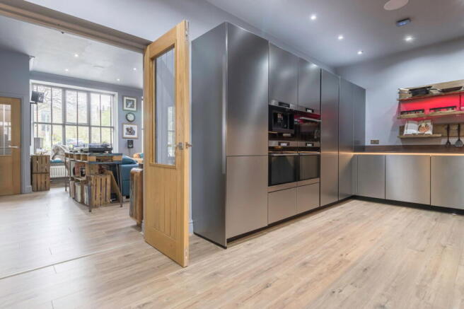 3 bed Terraced for sale Image 11