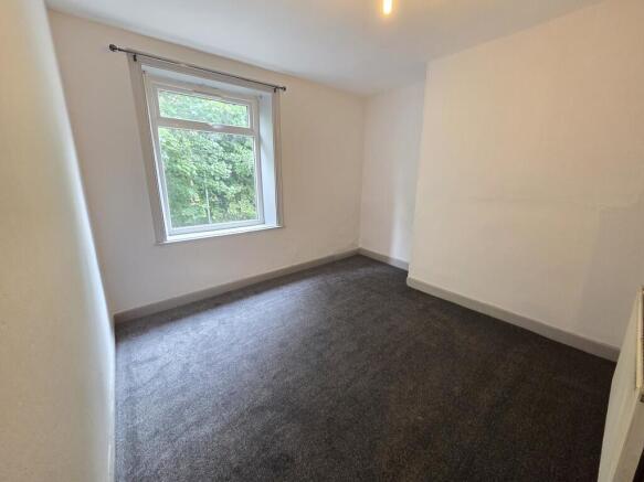 2 bed Terraced to rent Image 9