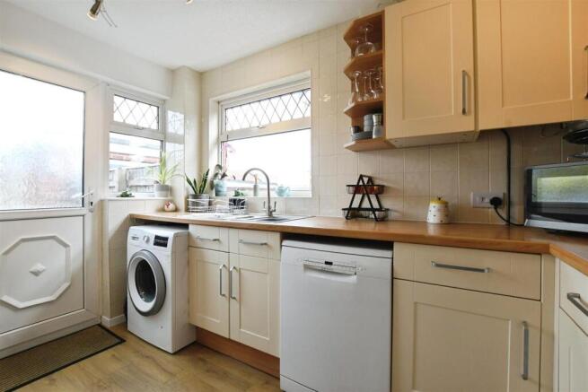 3 bed Semi-Detached for sale Image 7