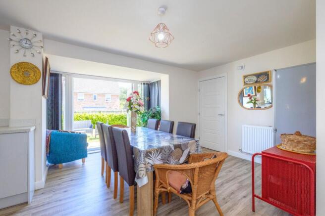 4 bed Detached for sale Image 8