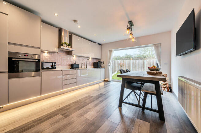 1416071-7-6993372...