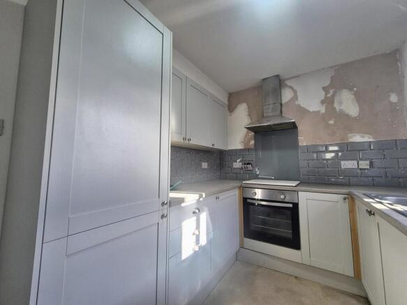 1000046896