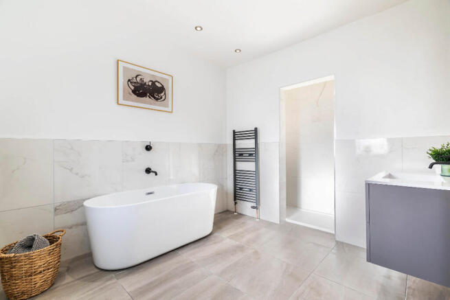 5 bed Terraced to rent Image 7