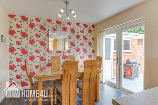 KITCHEN / DINING:
