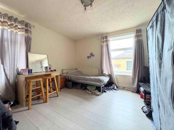 4 bed Terraced for sale Image 8