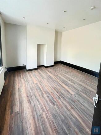 2 bed End of Terrace to rent Image 6