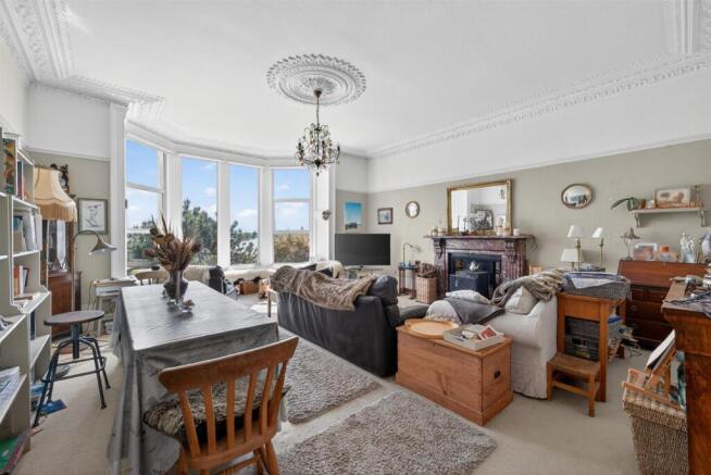 Living Room 1.jpg