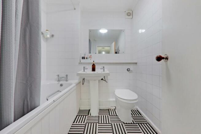 06-3c97JHPropWpen - 40 Ashurst Close - 16-medium.j