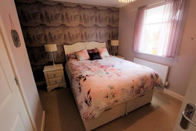 Bedroom 1.JPG