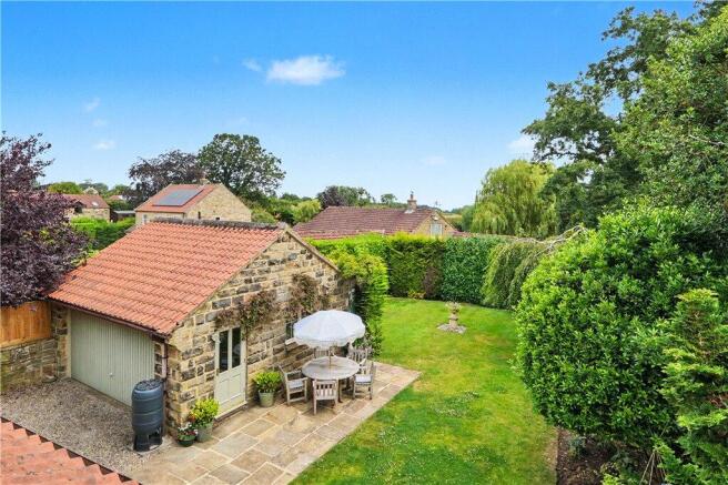 4 bed Detached for sale Image 7