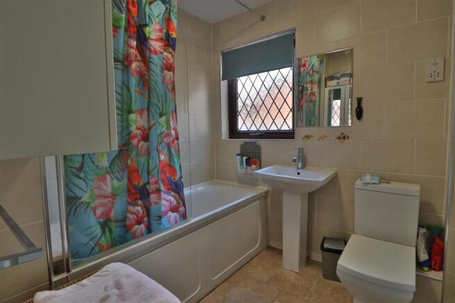 BATHROOM/W.C