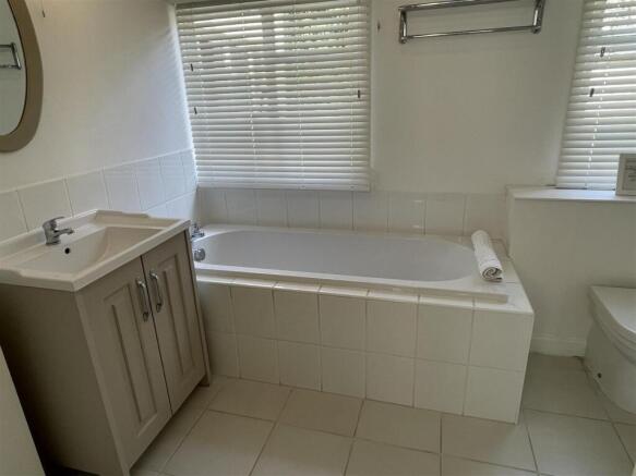 Bathroom.JPG