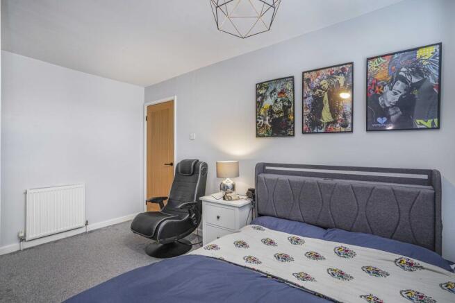 3 bed Semi-Detached for sale Image 9