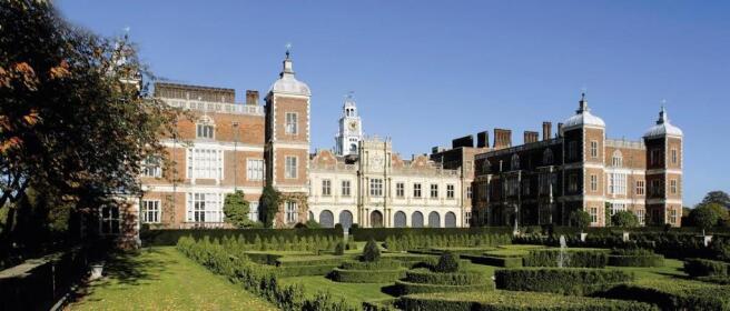 Hatfield House.jpg