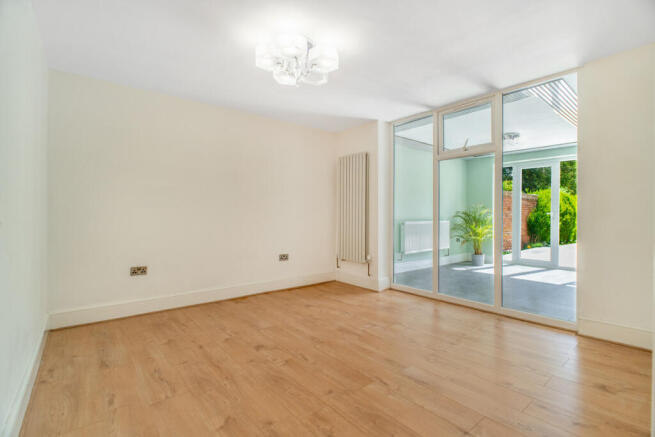 4 bed Detached for sale Image 6