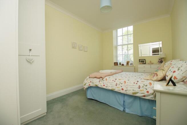 3 bed Ground Flat for sale Image 10