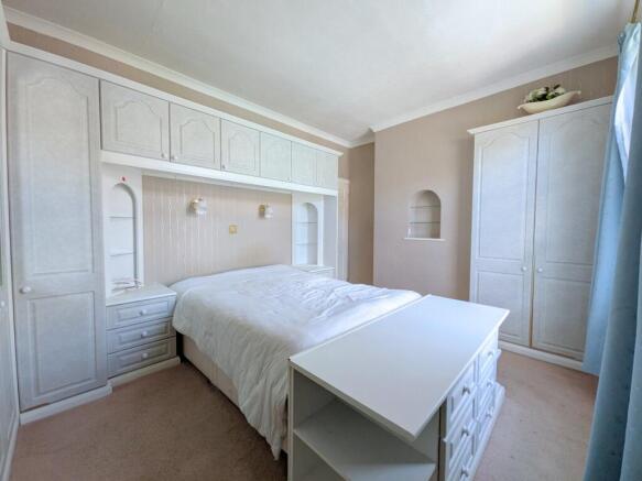 4 bed Terraced for sale Image 9