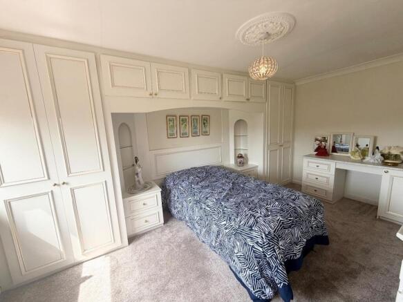 2 bed Detached Bungalow for sale Image 9