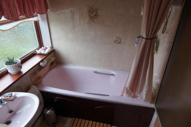 Bathroom.JPG