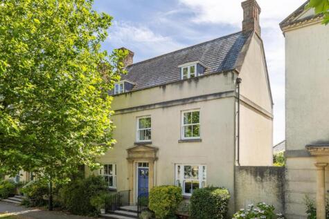 Peverell Avenue East, Poundbury