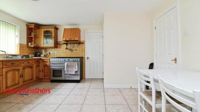 4 bed Detached for sale Image 7