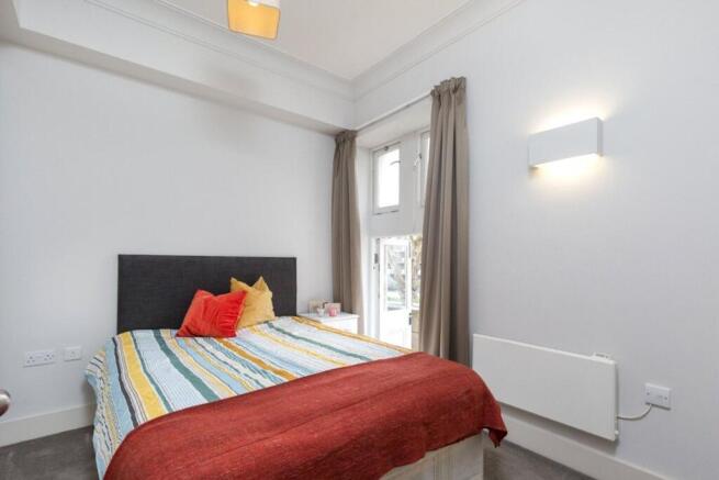 Albion Court E1