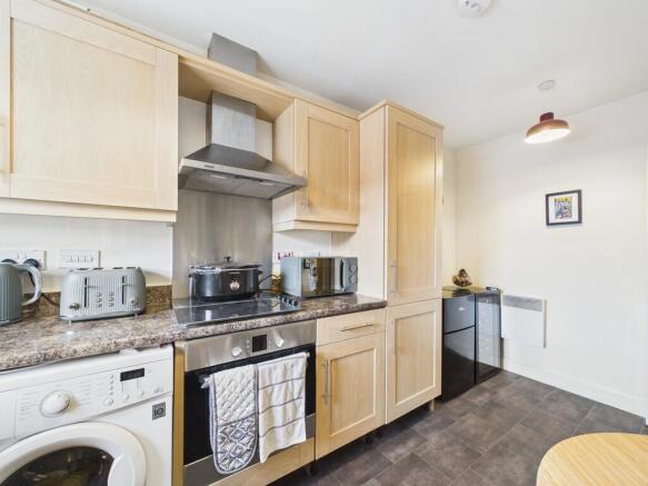 2 bed Apartment for sale Image 8